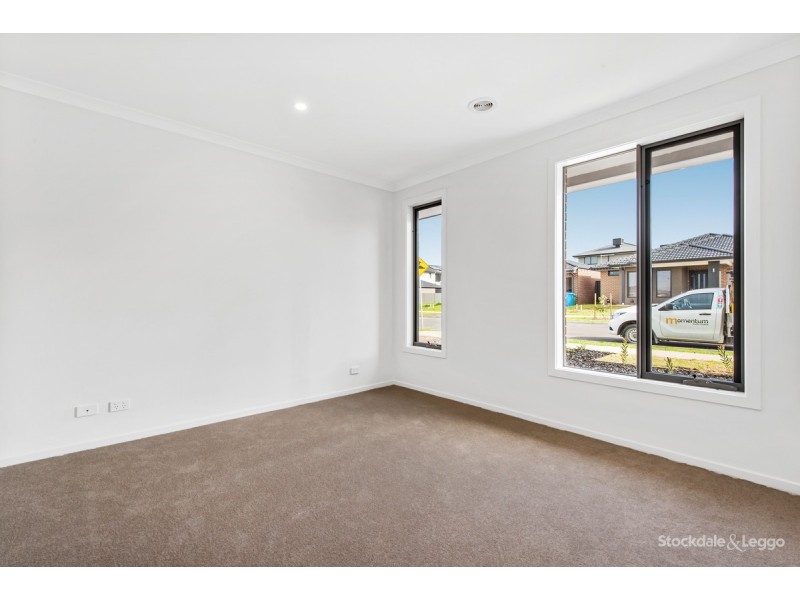 16 Amazon Avenue, Clyde VIC 3978