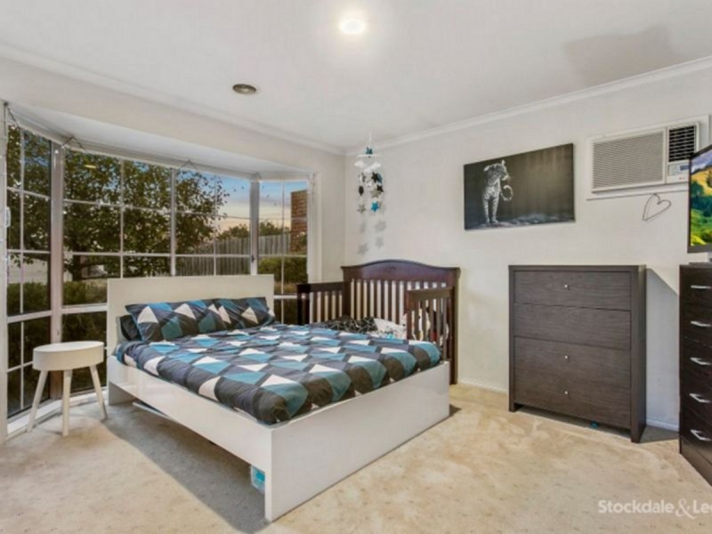 10 Angel Close, Narre Warren South VIC 3805