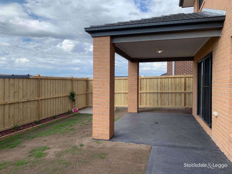 94 New Grange Boulevard, Clyde North VIC 3978
