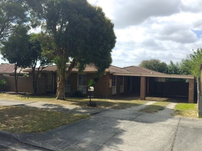 9 Mahon Crescent, Narre Warren VIC 3805