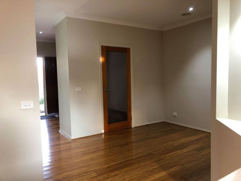 18A Meadow Wood Walk, Narre Warren VIC 3805