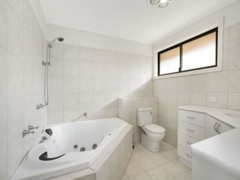 28 Sweeney Drive, Narre Warren VIC 3805
