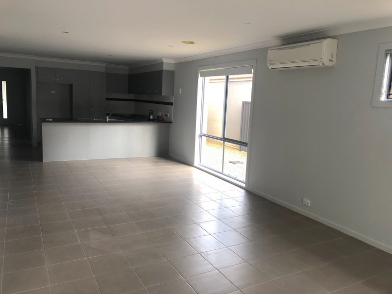 5 Wild Cherry Avenue, Pakenham VIC 3810