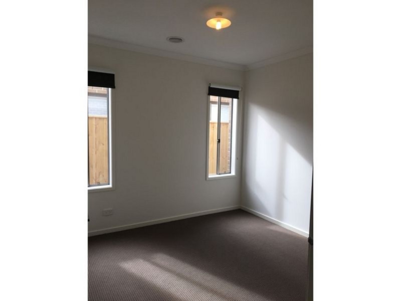 50 Clydevale Avenue, Clyde North VIC 3978