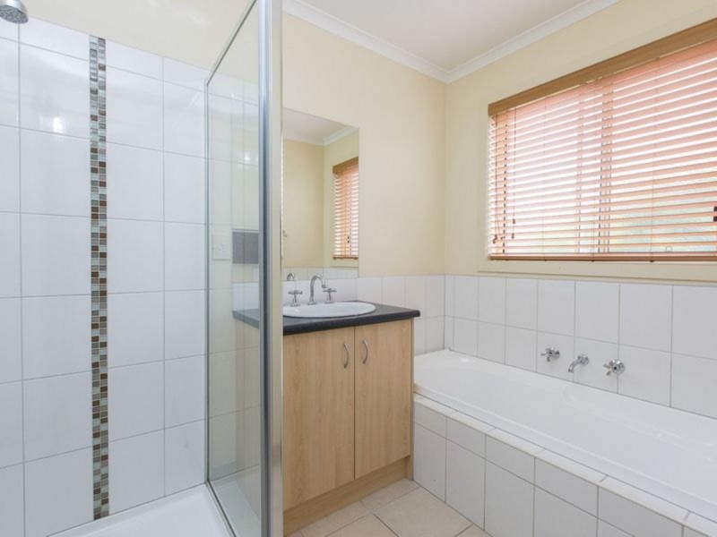 20 Henning Avenue, Lynbrook VIC 3975