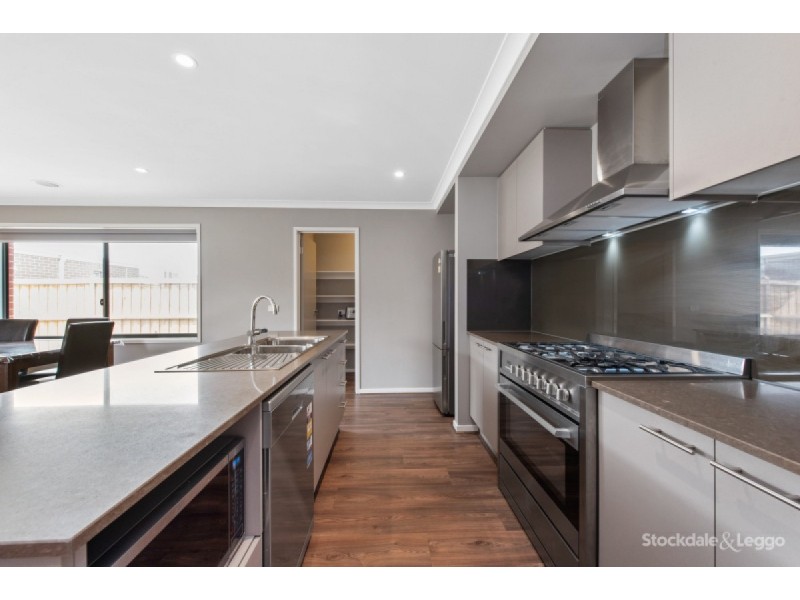 84 Lincoln Avenue, Officer VIC 3809