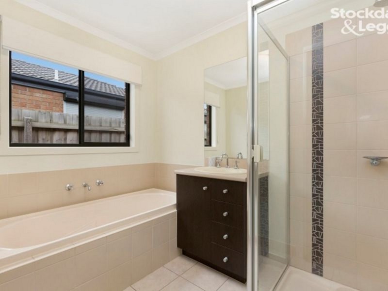 40 Sing Crescent, Berwick VIC 3806