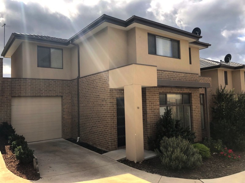 10/10-12 Innes Court, Berwick VIC 3806