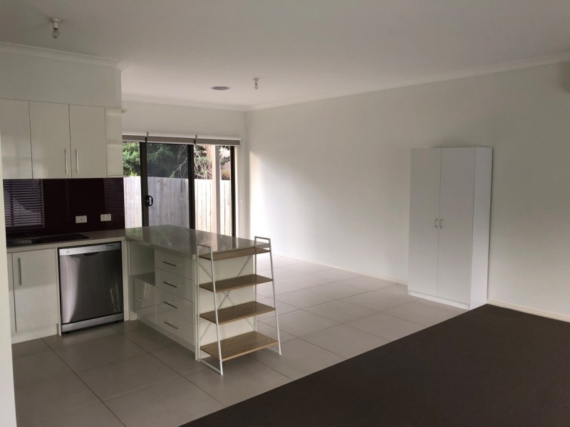 10/10-12 Innes Court, Berwick VIC 3806
