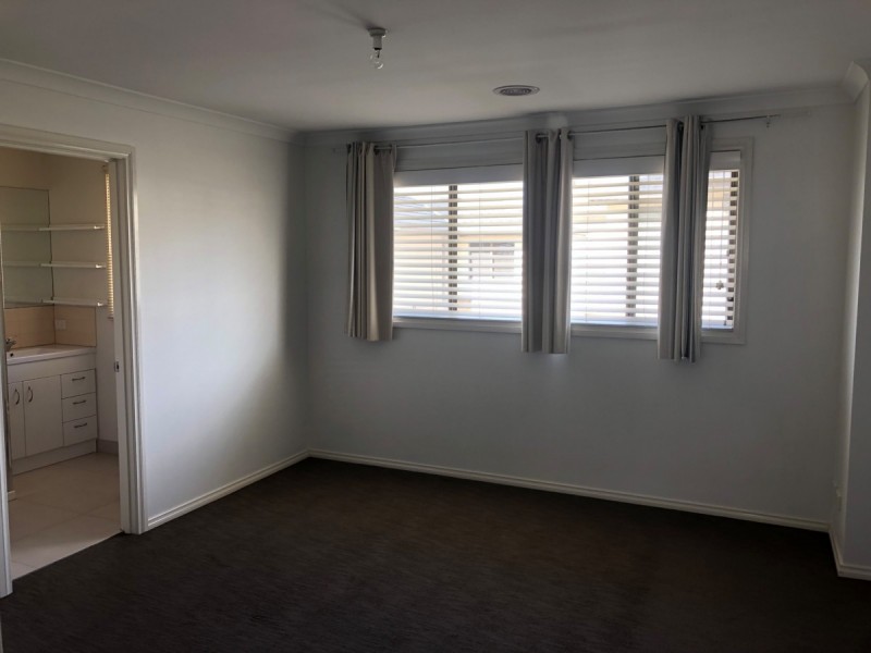 10/10-12 Innes Court, Berwick VIC 3806