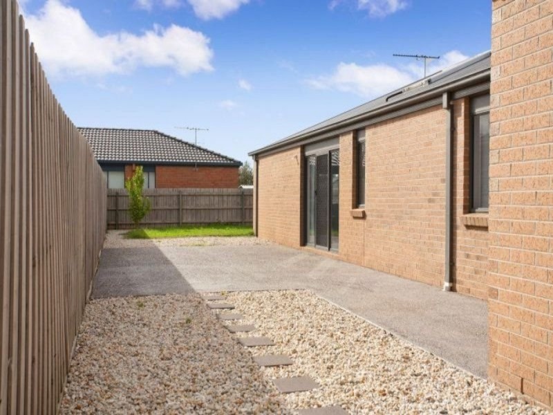 21 Chisholm Crescent, Narre Warren South VIC 3805