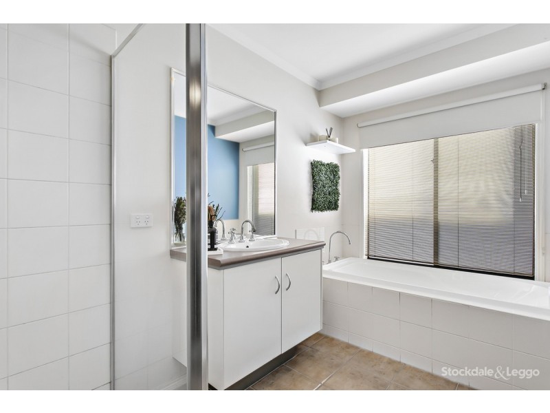 1 Ardenne Court, Narre Warren South VIC 3805