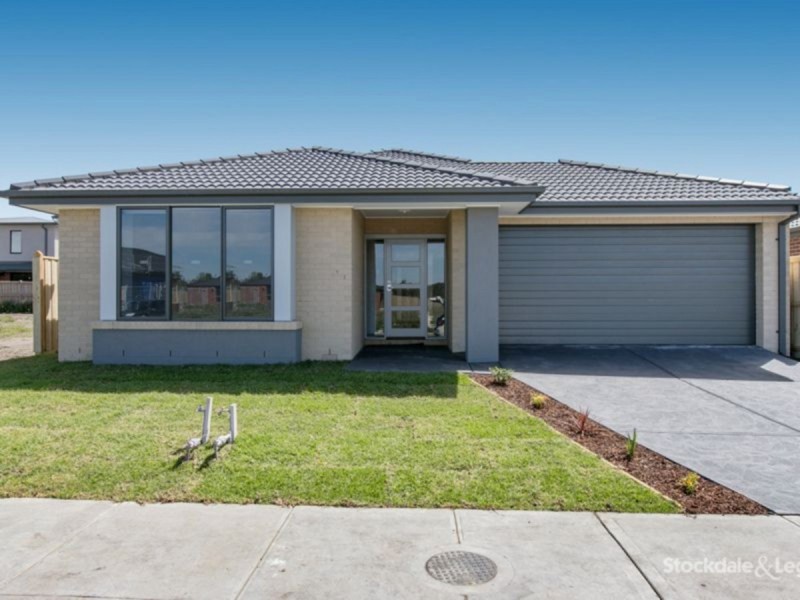 12 Gemma Street, Cranbourne East VIC 3977