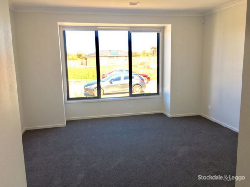 12 Gemma Street, Cranbourne East VIC 3977