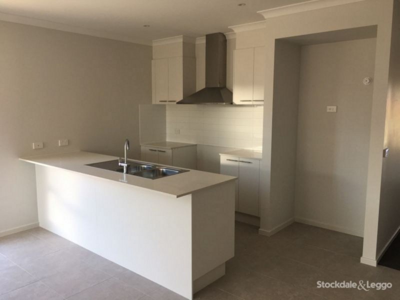 12 Gemma Street, Cranbourne East VIC 3977