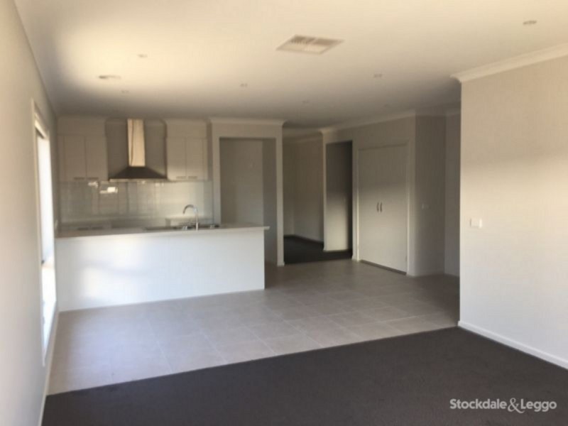 12 Gemma Street, Cranbourne East VIC 3977