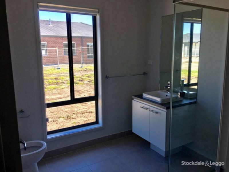 12 Gemma Street, Cranbourne East VIC 3977