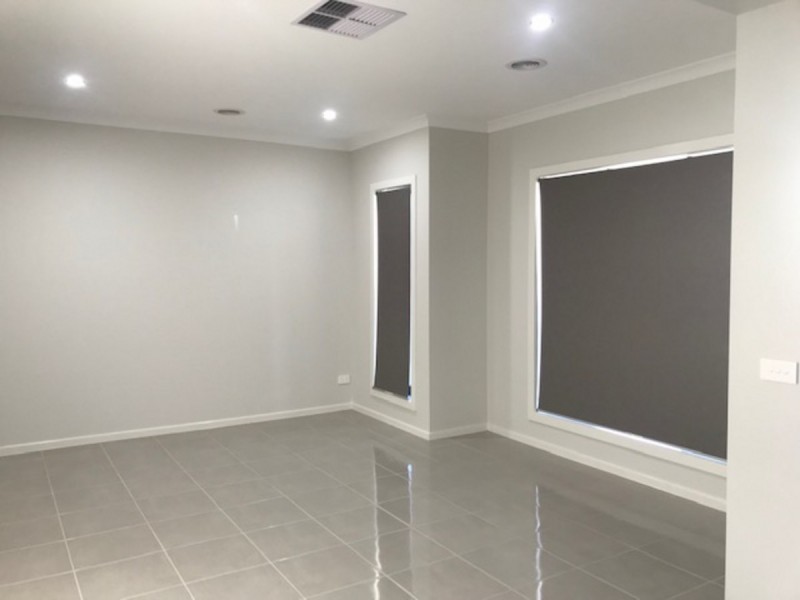 16 Walbrook Drive, Clyde North VIC 3978