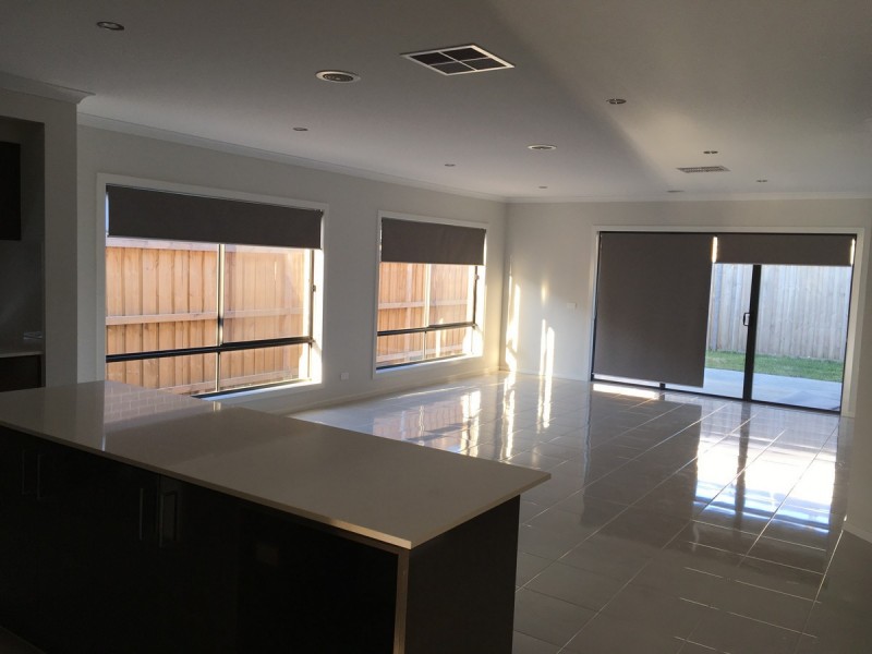 16 Walbrook Drive, Clyde North VIC 3978