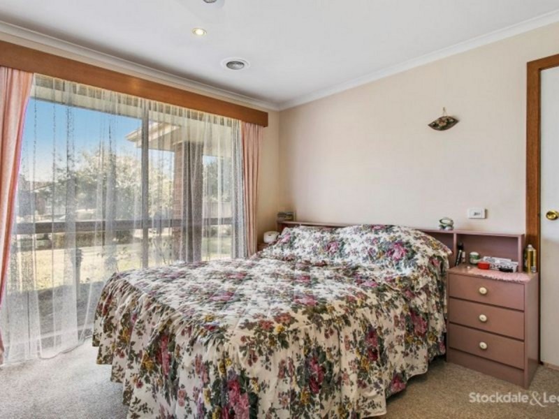 16 Ireland Avenue, Narre Warren VIC 3805