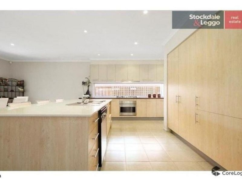 7 Sunhill Way, Berwick VIC 3806