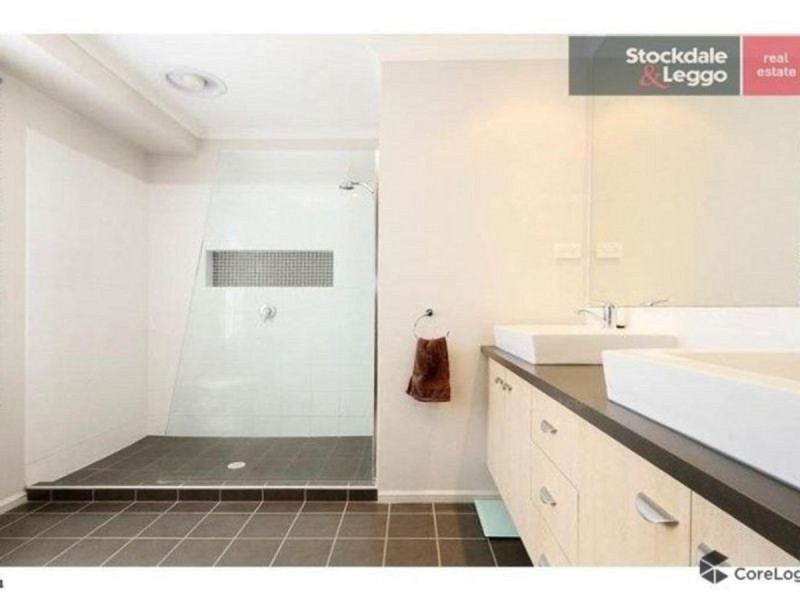 7 Sunhill Way, Berwick VIC 3806