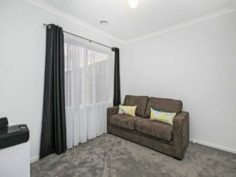 41 Sallys Run, Hampton Park VIC 3976