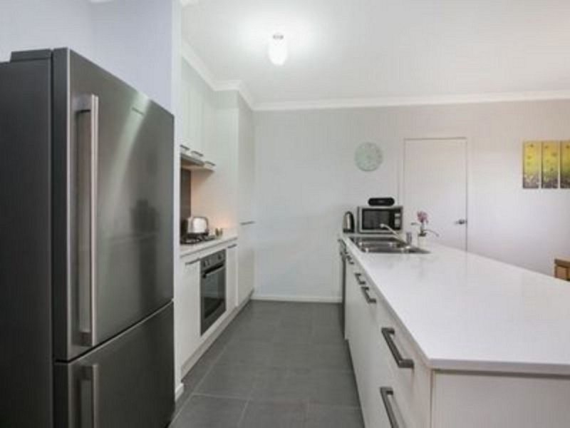 41 Sallys Run, Hampton Park VIC 3976