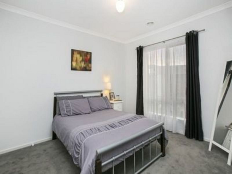 41 Sallys Run, Hampton Park VIC 3976