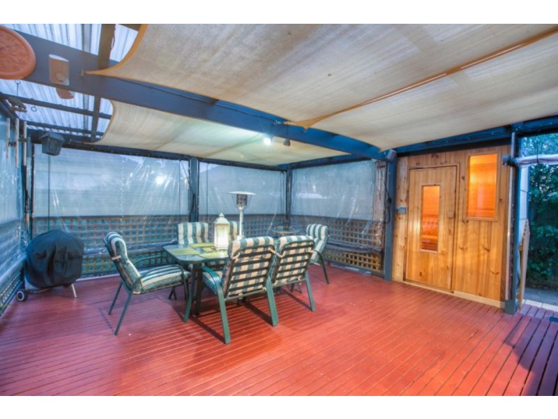 4 Foxwood Drive, Cranbourne East VIC 3977