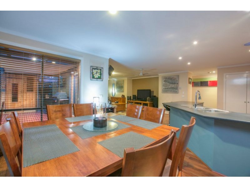 4 Foxwood Drive, Cranbourne East VIC 3977