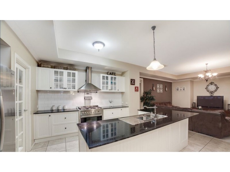 17 Premier Drive, Berwick VIC 3806