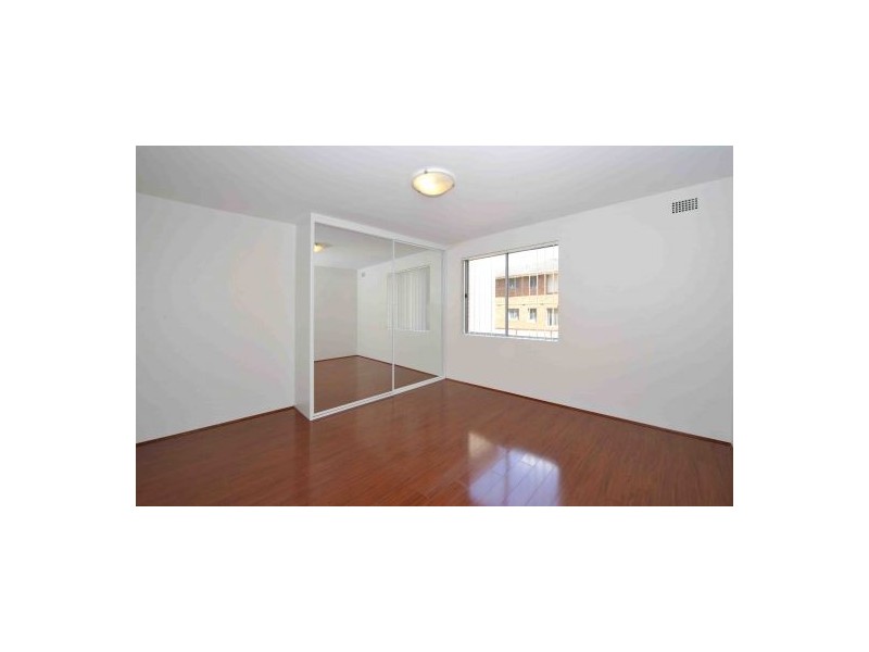 2/11 Station Street West, Harris Park NSW 2150