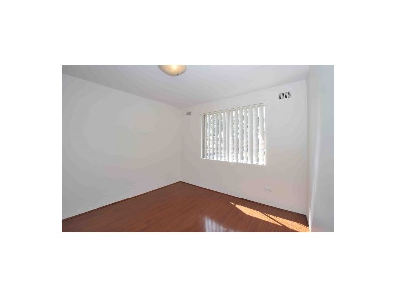 2/11 Station Street West, Harris Park NSW 2150