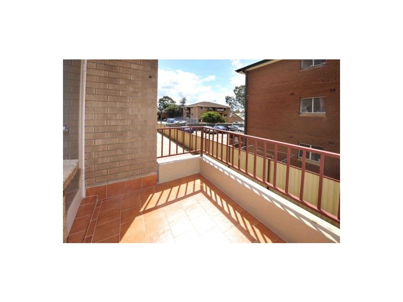 2/11 Station Street West, Harris Park NSW 2150