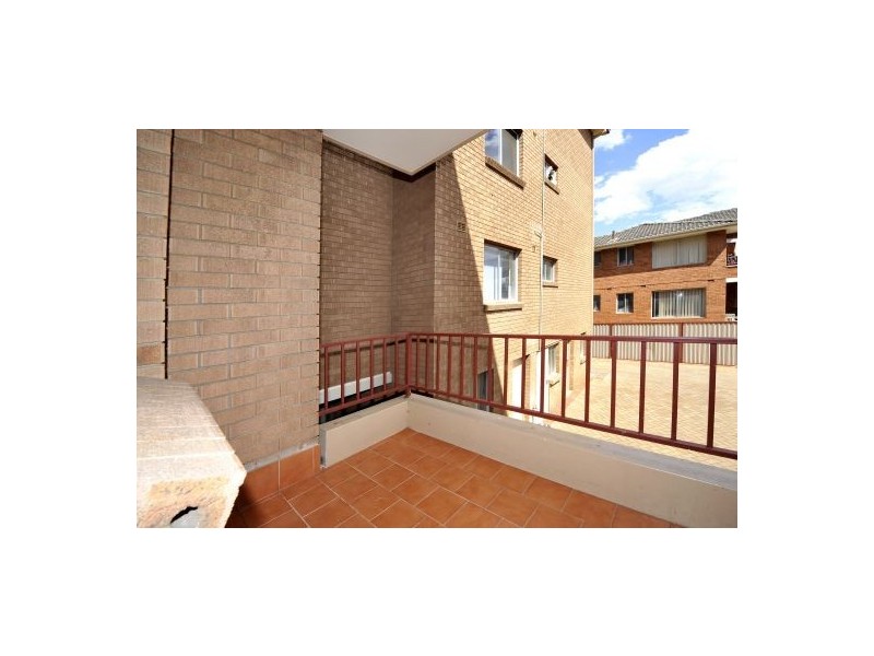 2/11 Station Street West, Parramatta NSW 2150