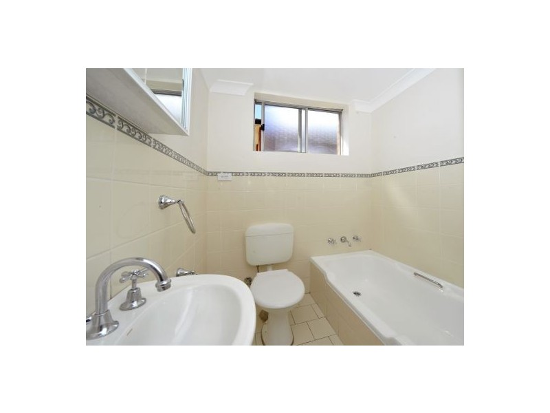 2/11 Station Street West, Parramatta NSW 2150