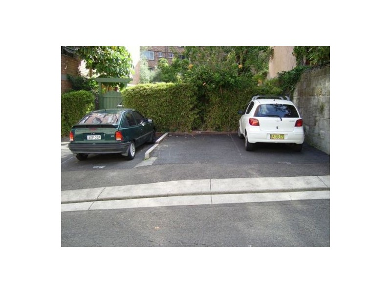 18/10 Barnclueth Square, Elizabeth Bay NSW 2011