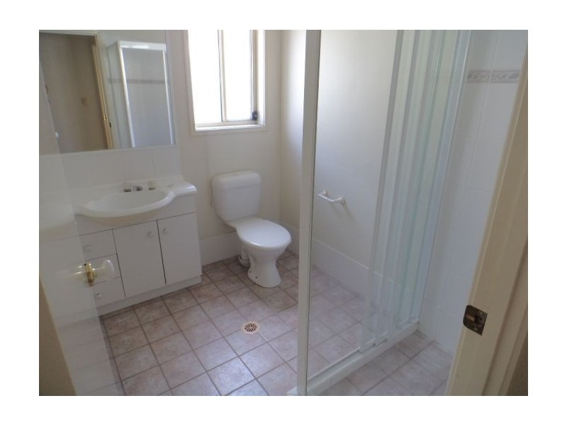 10,107 Arundel Drive, Arundel QLD 4214
