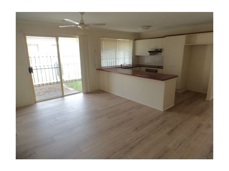 10,107 Arundel Drive, Arundel QLD 4214