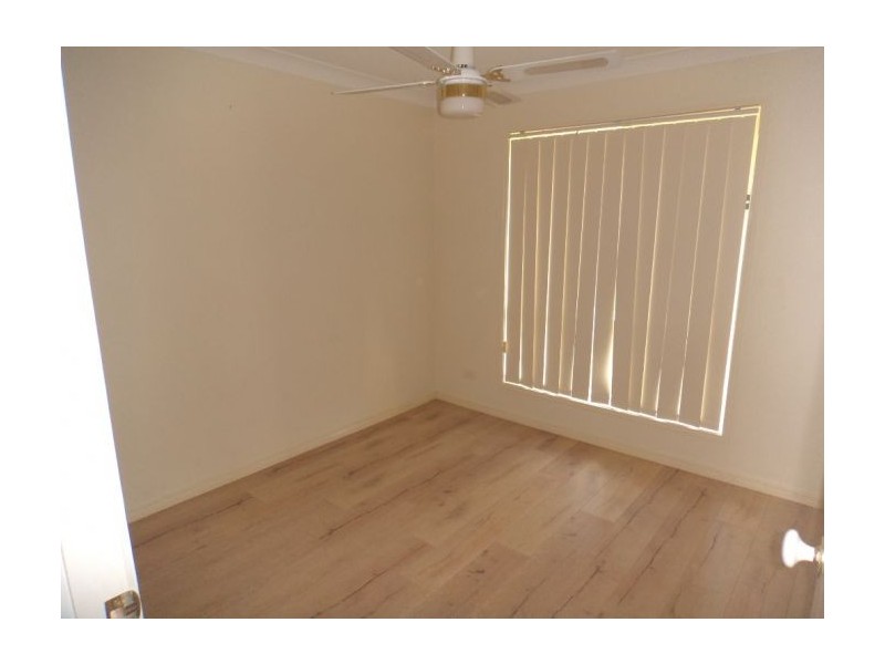 10,107 Arundel Drive, Arundel QLD 4214