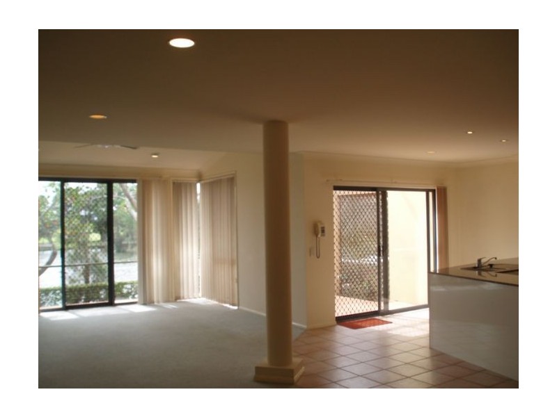 1 Alton 125 Santa Cruz Blvd, Clear Island Waters QLD 4226