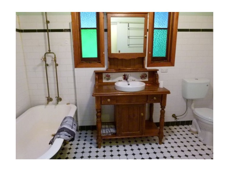 . Parkway Drive, Advancetown QLD 4211