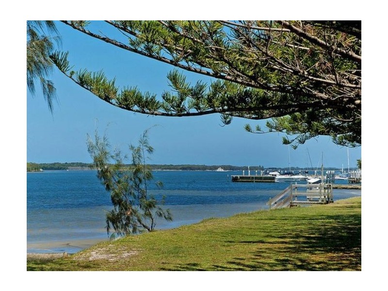 Hollywell QLD 4216
