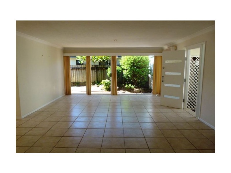 53 St Andrews Avenue, Isle Of Capri QLD 4217