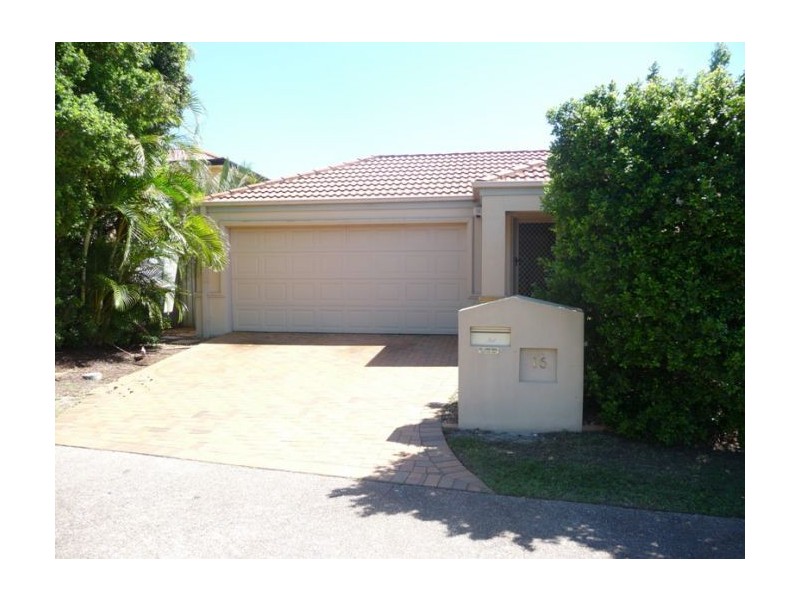 16 Dellwood Circuit, Molendinar QLD 4214