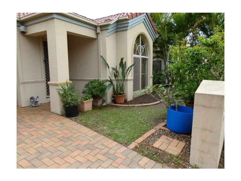 16 Dellwood Circuit, Molendinar QLD 4214