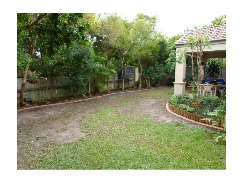 16 Dellwood Circuit, Molendinar QLD 4214