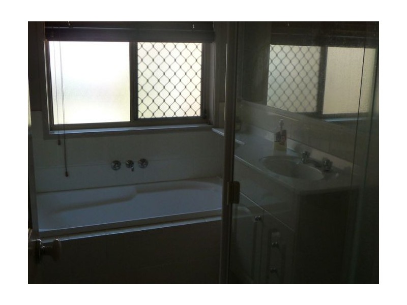 16 Dellwood Circuit, Molendinar QLD 4214