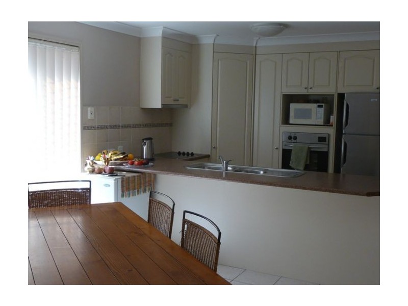 16 Dellwood Circuit, Molendinar QLD 4214